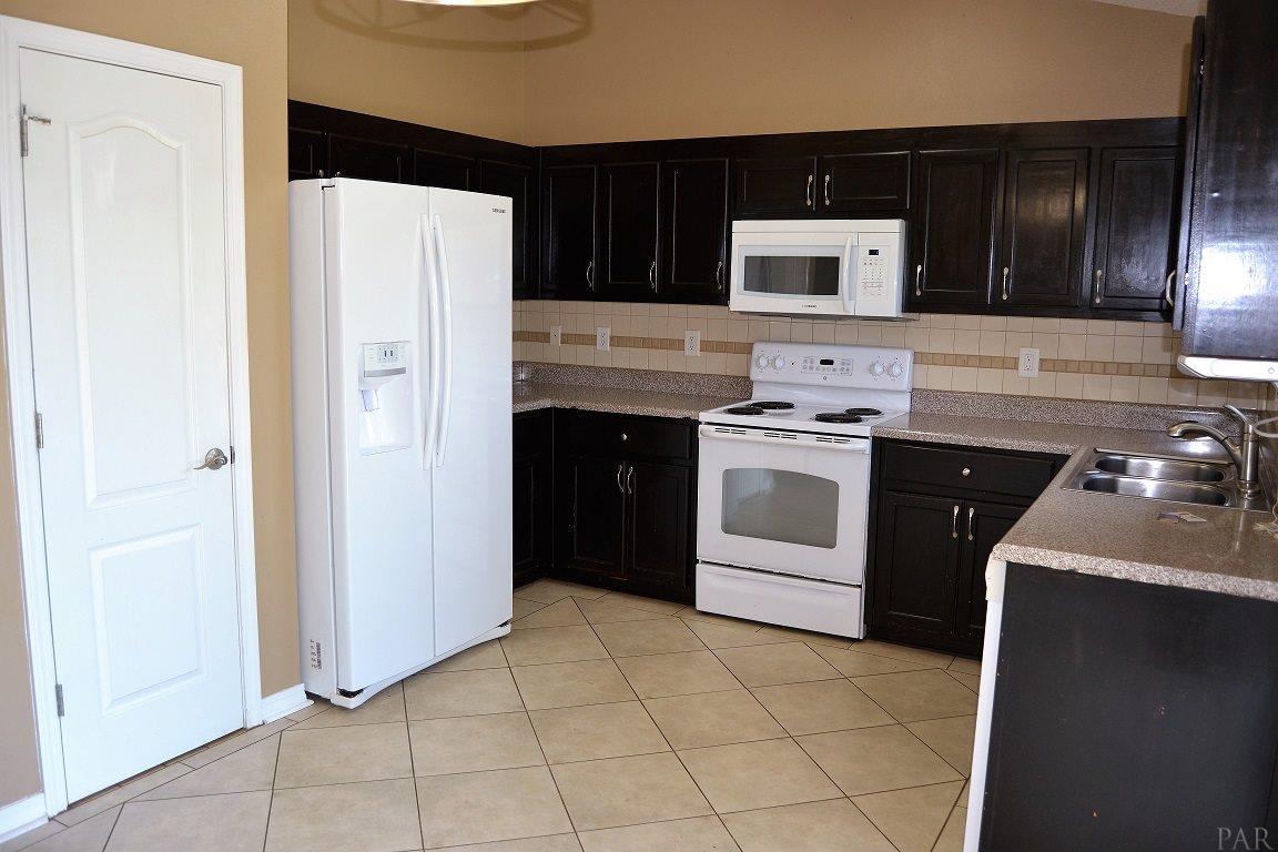 8895 Tarrytown Road Milton, FL 32583 - Photo 8 of 25