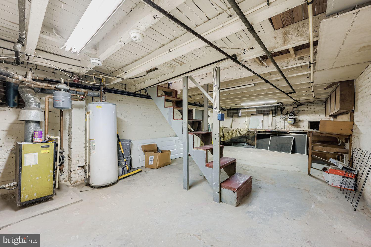 113 South Stricker Street Baltimore, MD 21223 - Photo 27 of 29 a view of a garage with storage