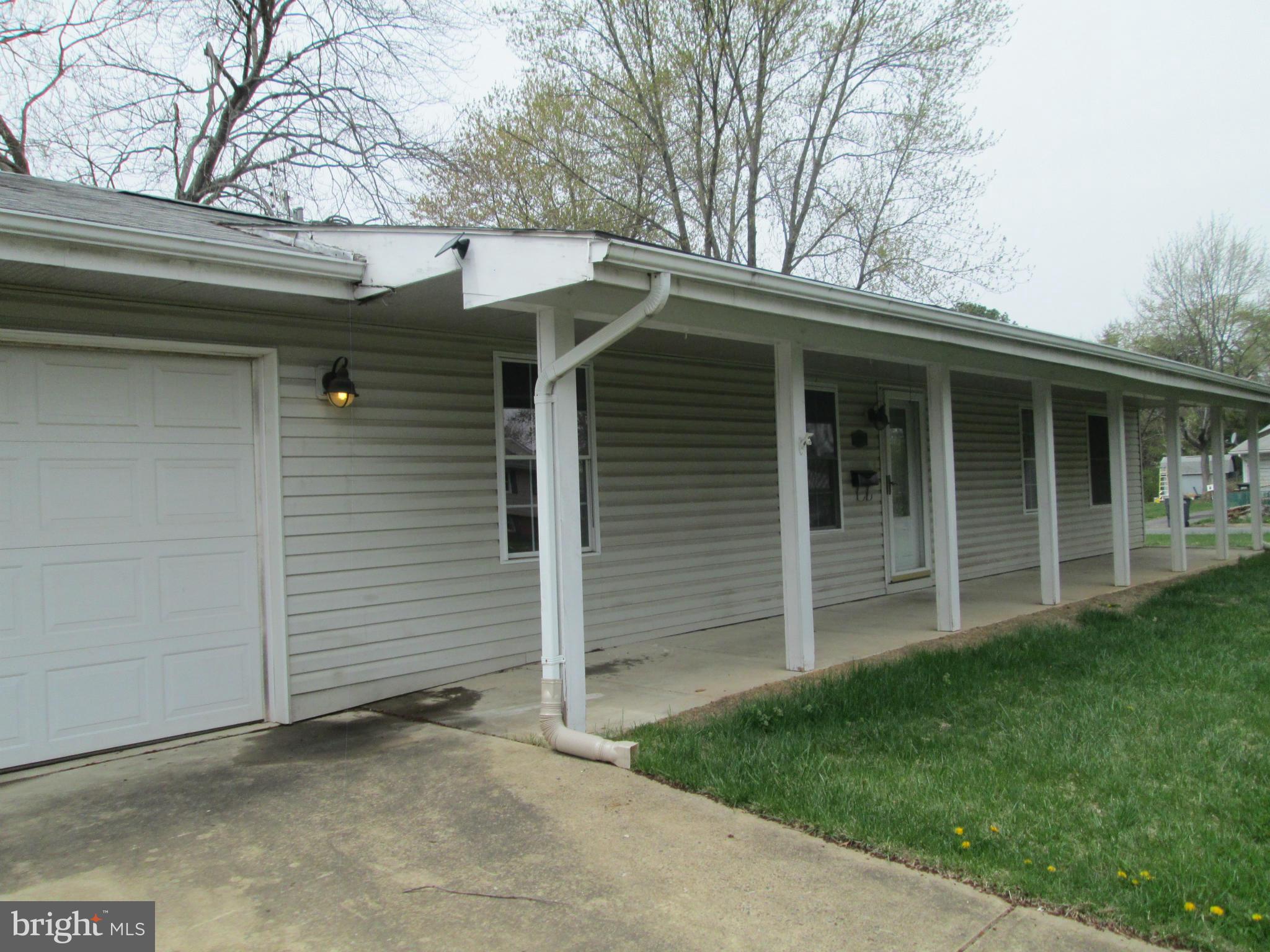 703 West Nettle Tree Road Sterling, VA 20164 - Photo 1 of 11 Exterior (Front)