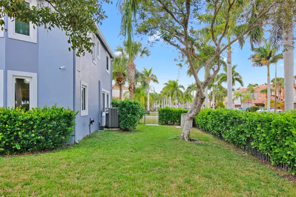 $6,250 | 9022 Dupont Place, Wellington, FL 33414