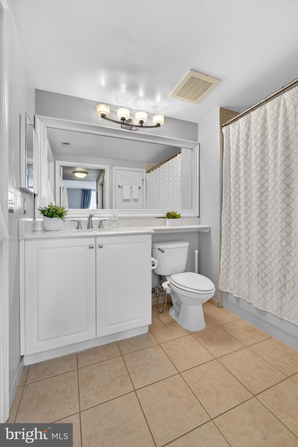 851 North Glebe Road, Unit 1301 Arlington, VA 22203 - Photo 36 of 84 Full Bathroom - Relaxation Is Just a Bath Away!