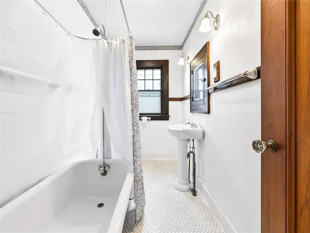 $185,900 | 79 Arvine Heights, Rochester, NY 14611