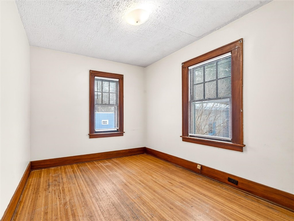 79 Arvine Heights Rochester, NY 14611 - Photo 17 of 34 LOWER Bed #2