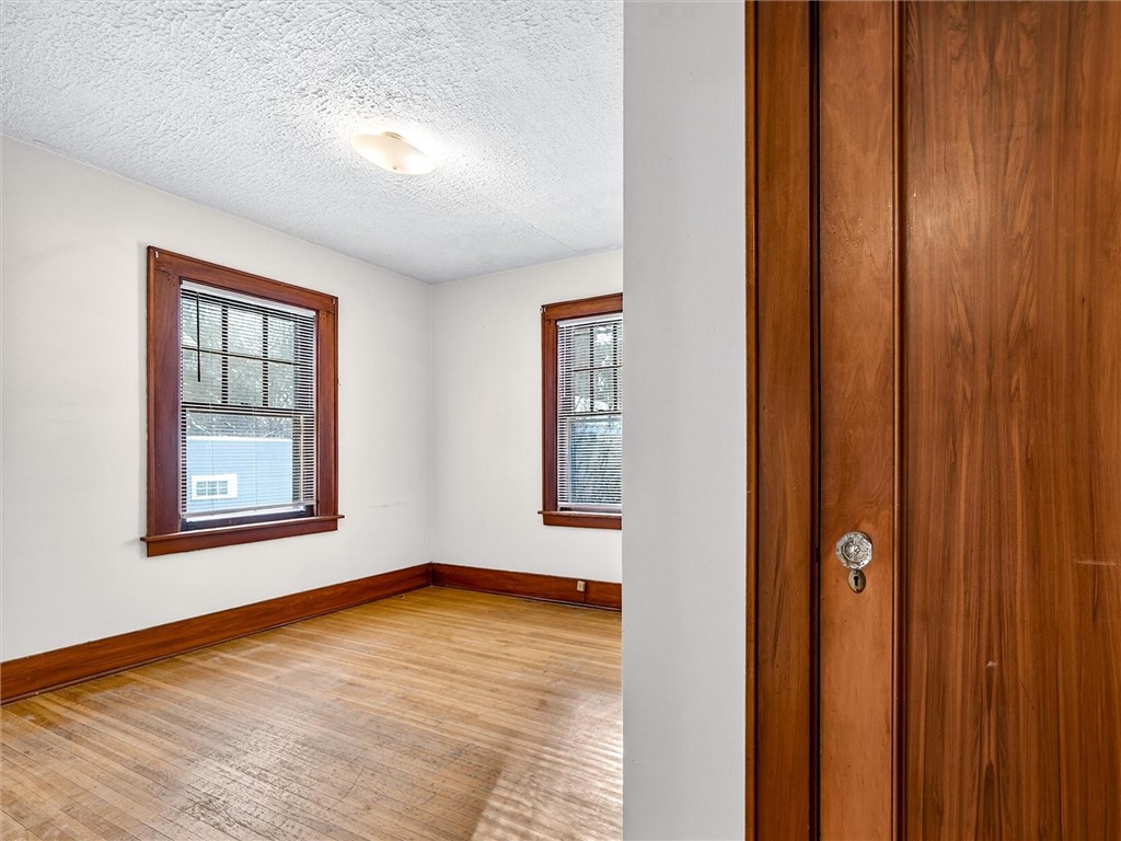 79 Arvine Heights Rochester, NY 14611 - Photo 18 of 34 LOWER Bed #2