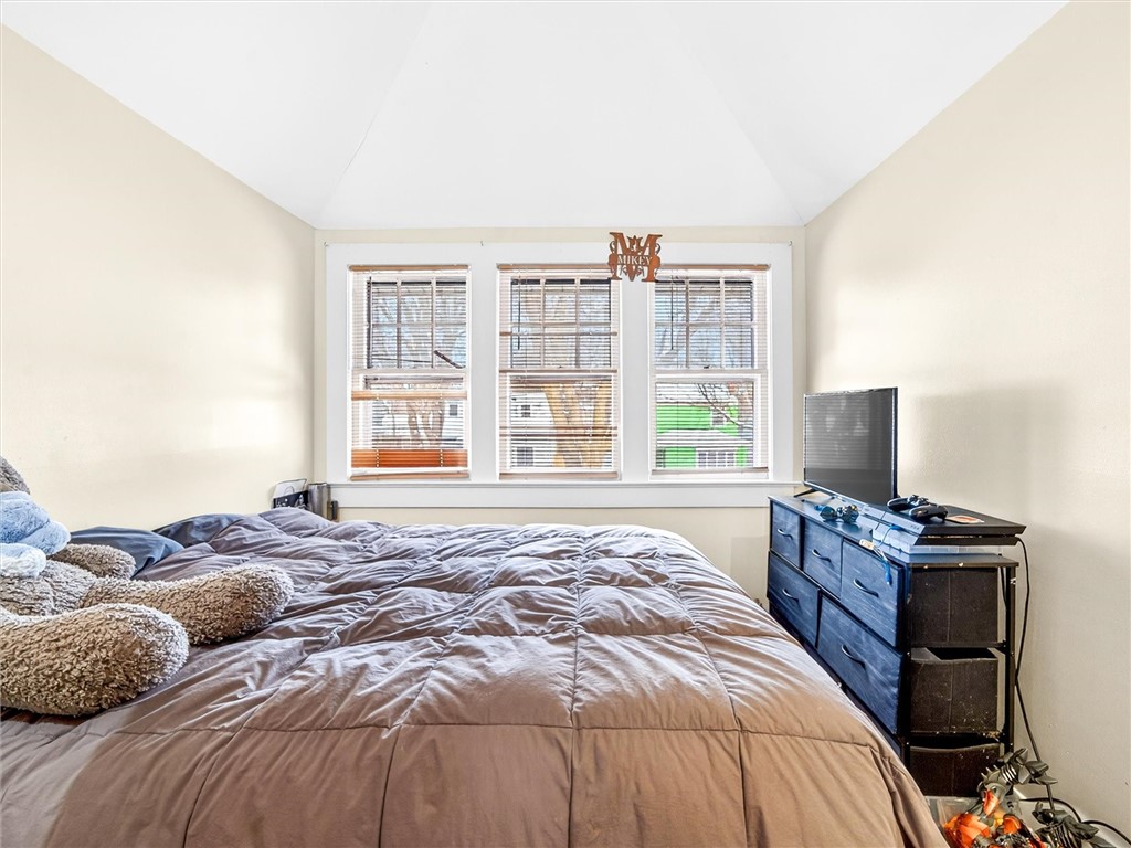 79 Arvine Heights Rochester, NY 14611 - Photo 32 of 34 UPPER BR#2