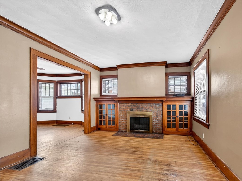 79 Arvine Heights Rochester, NY 14611 - Photo 8 of 34 LOWER Living Room