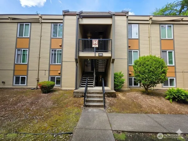 $295,000 | 14605 Northeast 34th Street, Unit H19, Bellevue, WA 98007