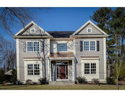 a view of front of house with a yard