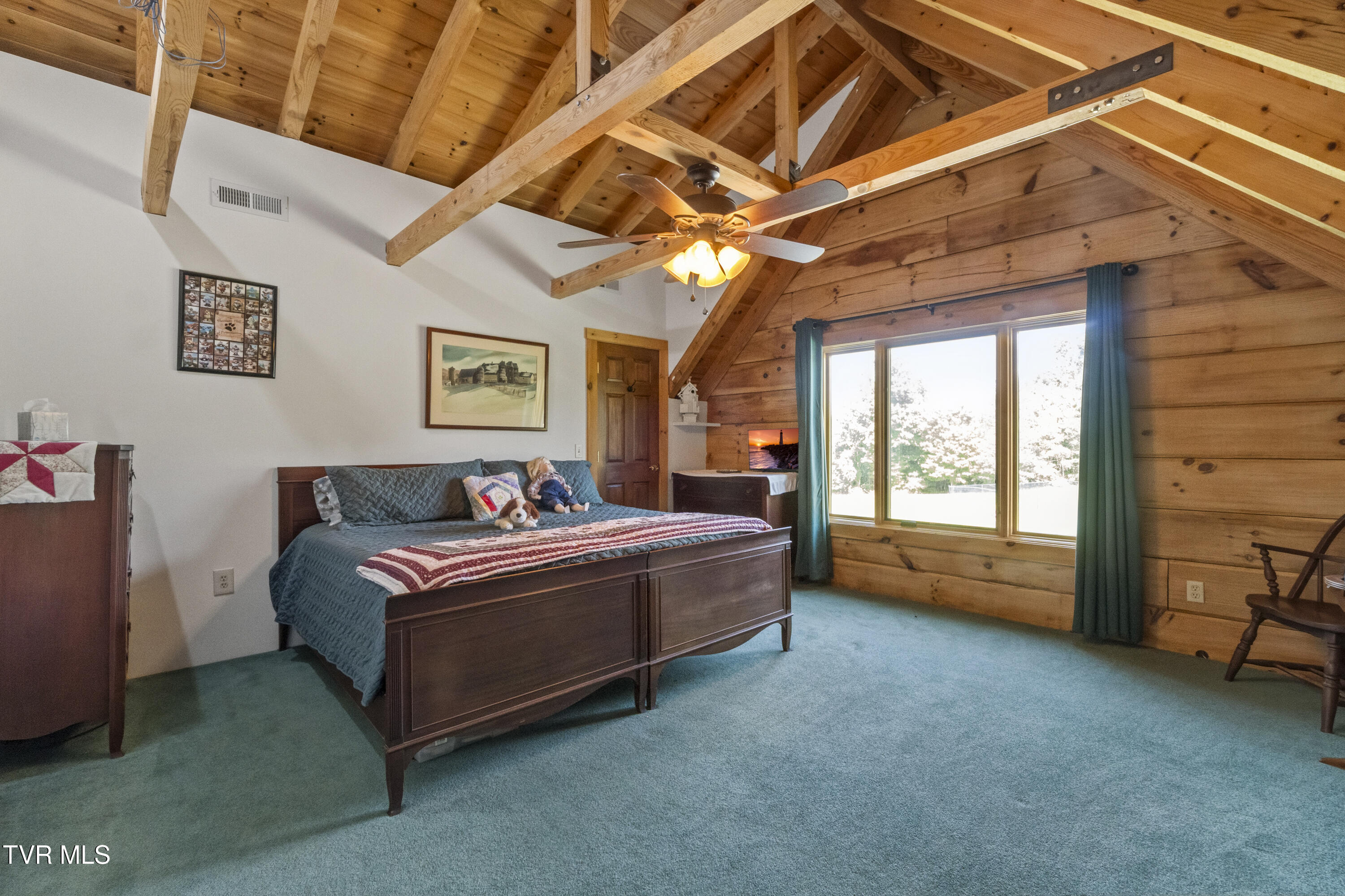 1600 Red Hill Road Greeneville, TN 37743 - Photo 39 of 73 Johnson upstairs bedroom DSC05983
