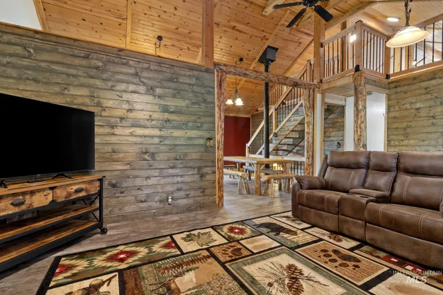 $609,000 | 12 Deer Drive, Idaho City, ID 83631