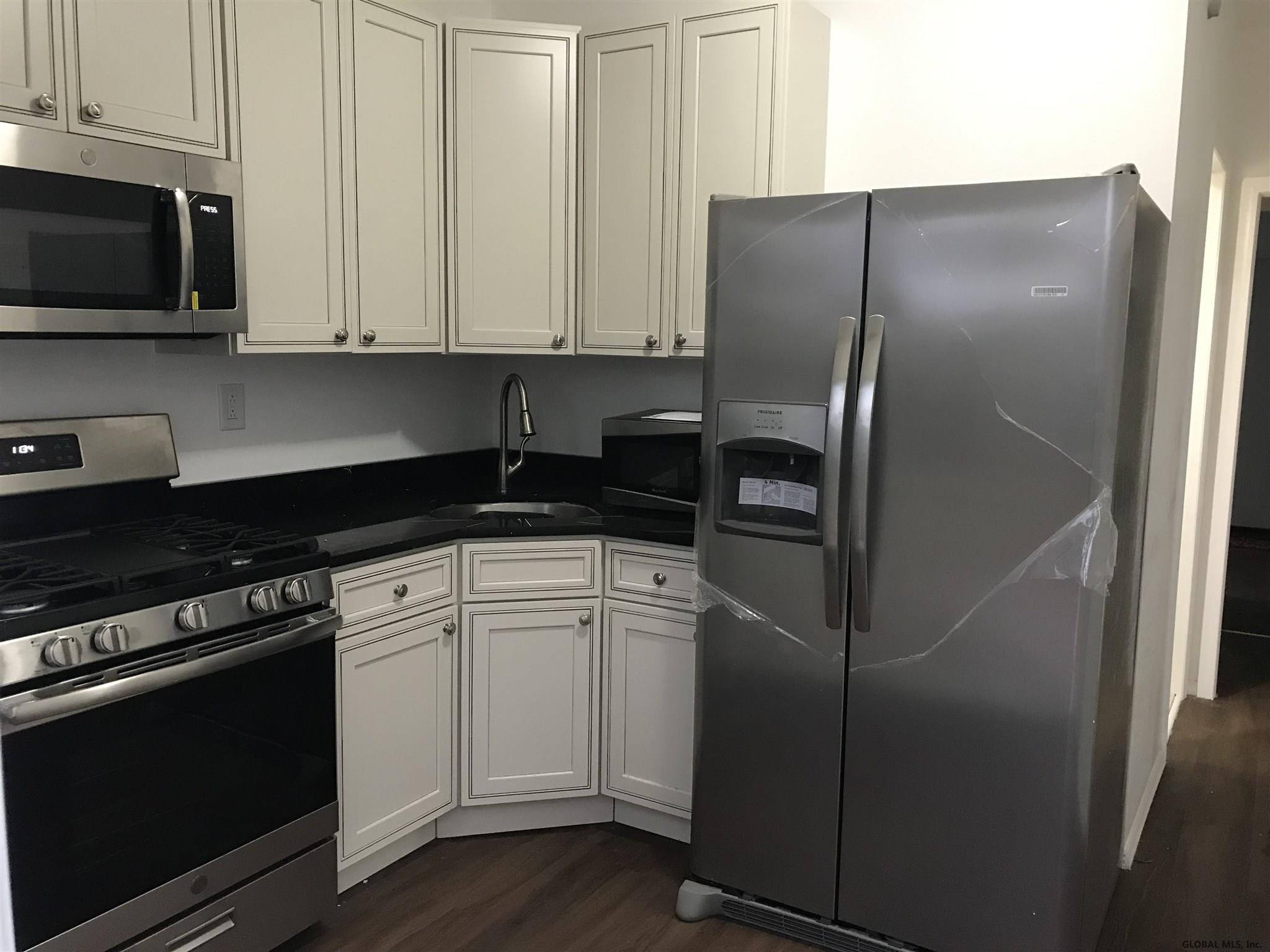 27 Linden Street Schenectady, NY 12304 - Photo 5 of 14 Photo 5