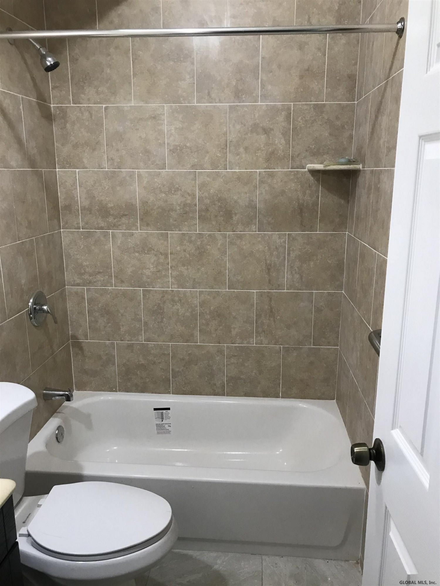 27 Linden Street Schenectady, NY 12304 - Photo 7 of 14 Photo 7