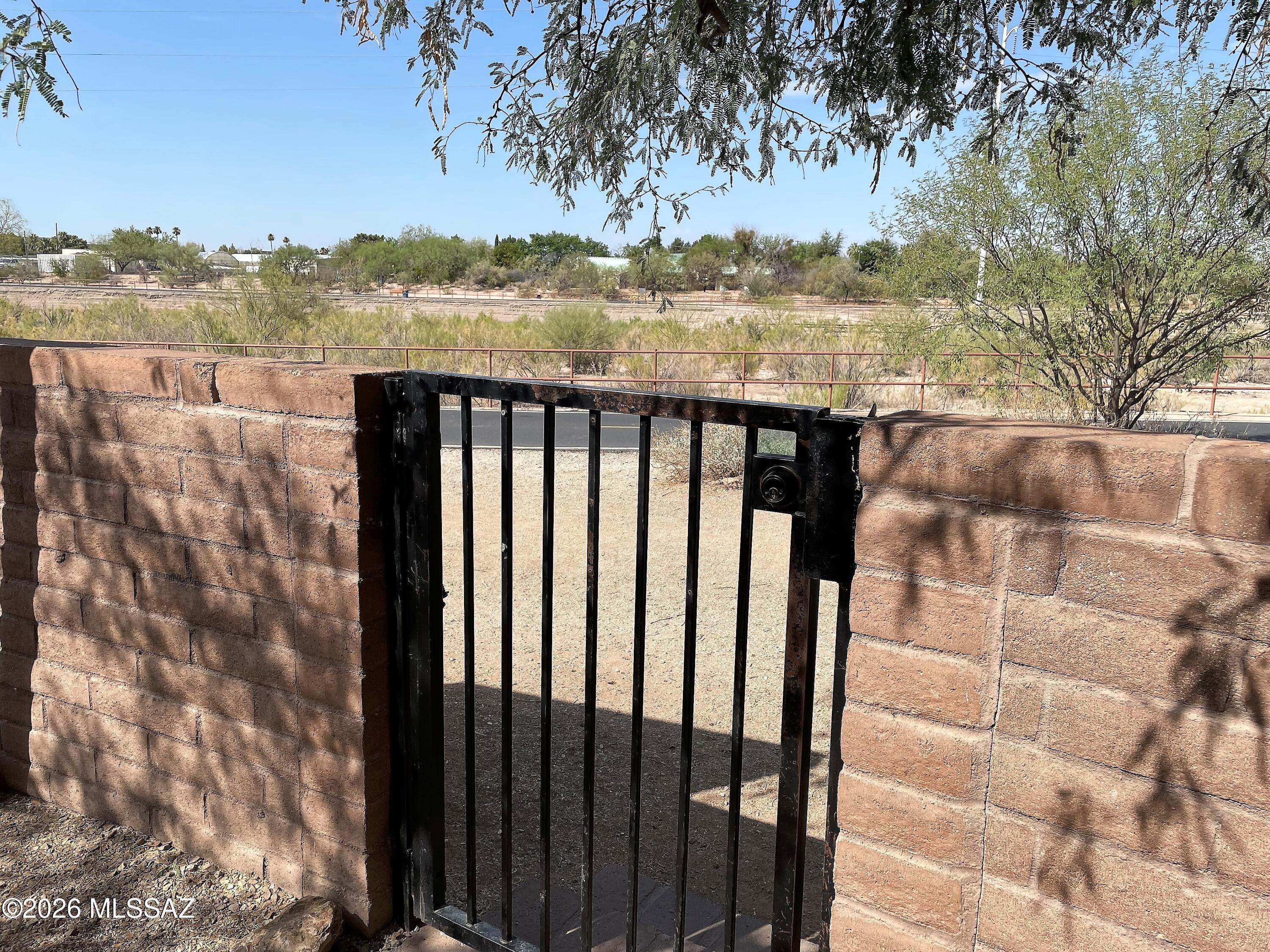 2028 East River Road, Unit 203 Tucson, AZ 85718 - Photo 35 of 36