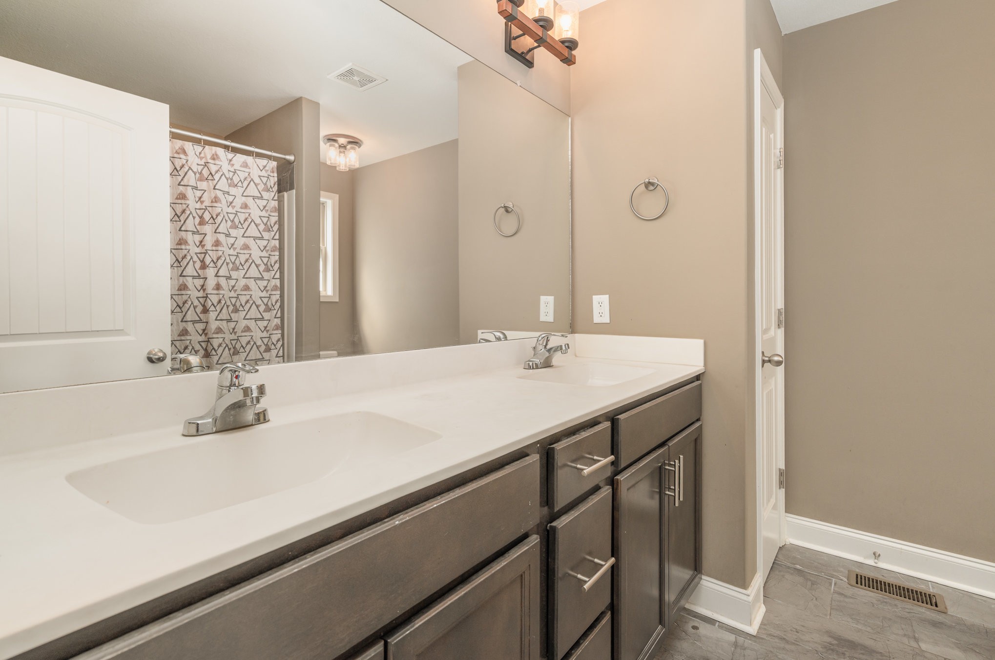 1835 Rains Road Clarksville, TN 37042 - Photo 15 of 24 Gallery Image 15