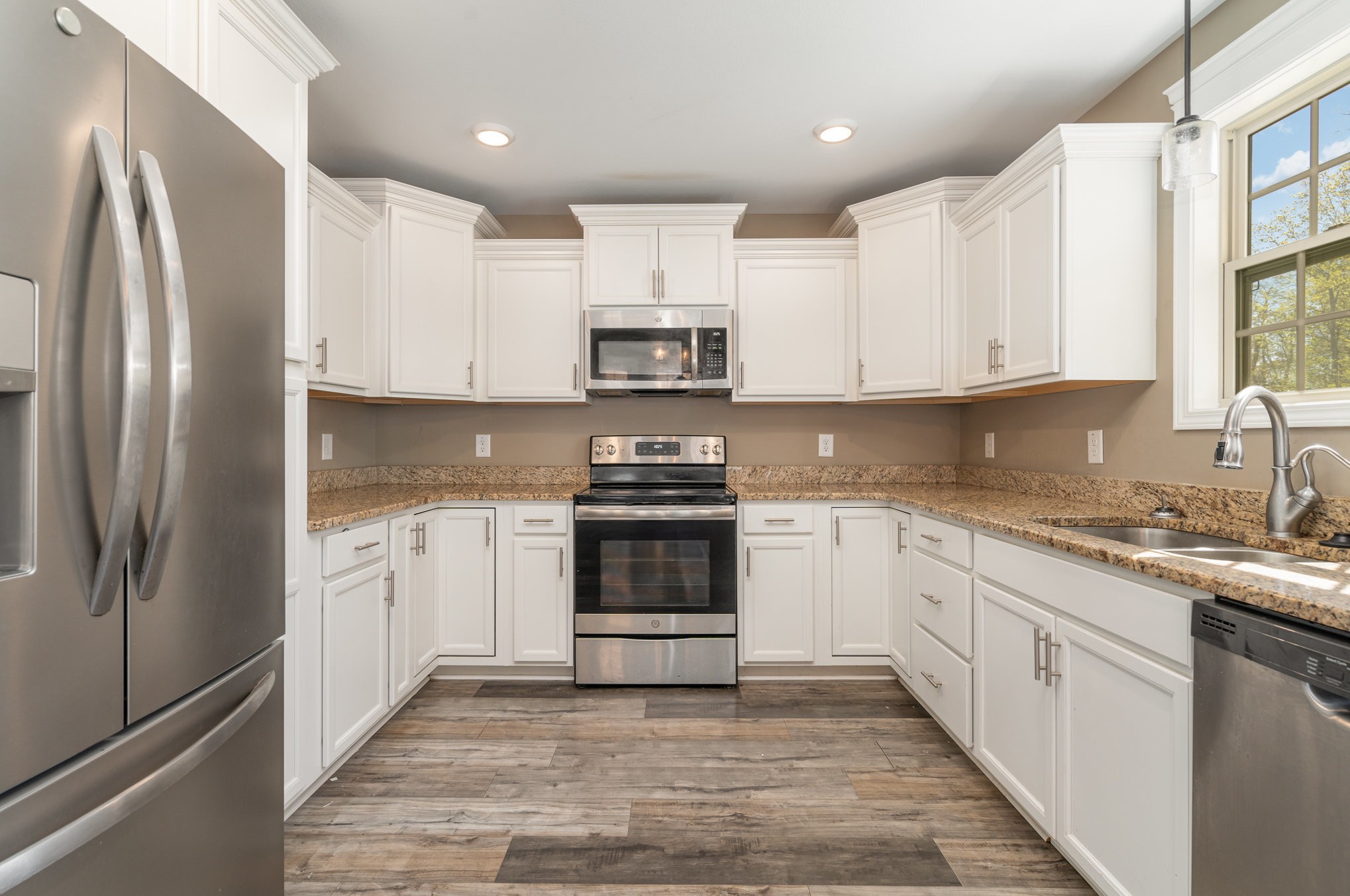 1835 Rains Road Clarksville, TN 37042 - Photo 8 of 24 Gallery Image 8