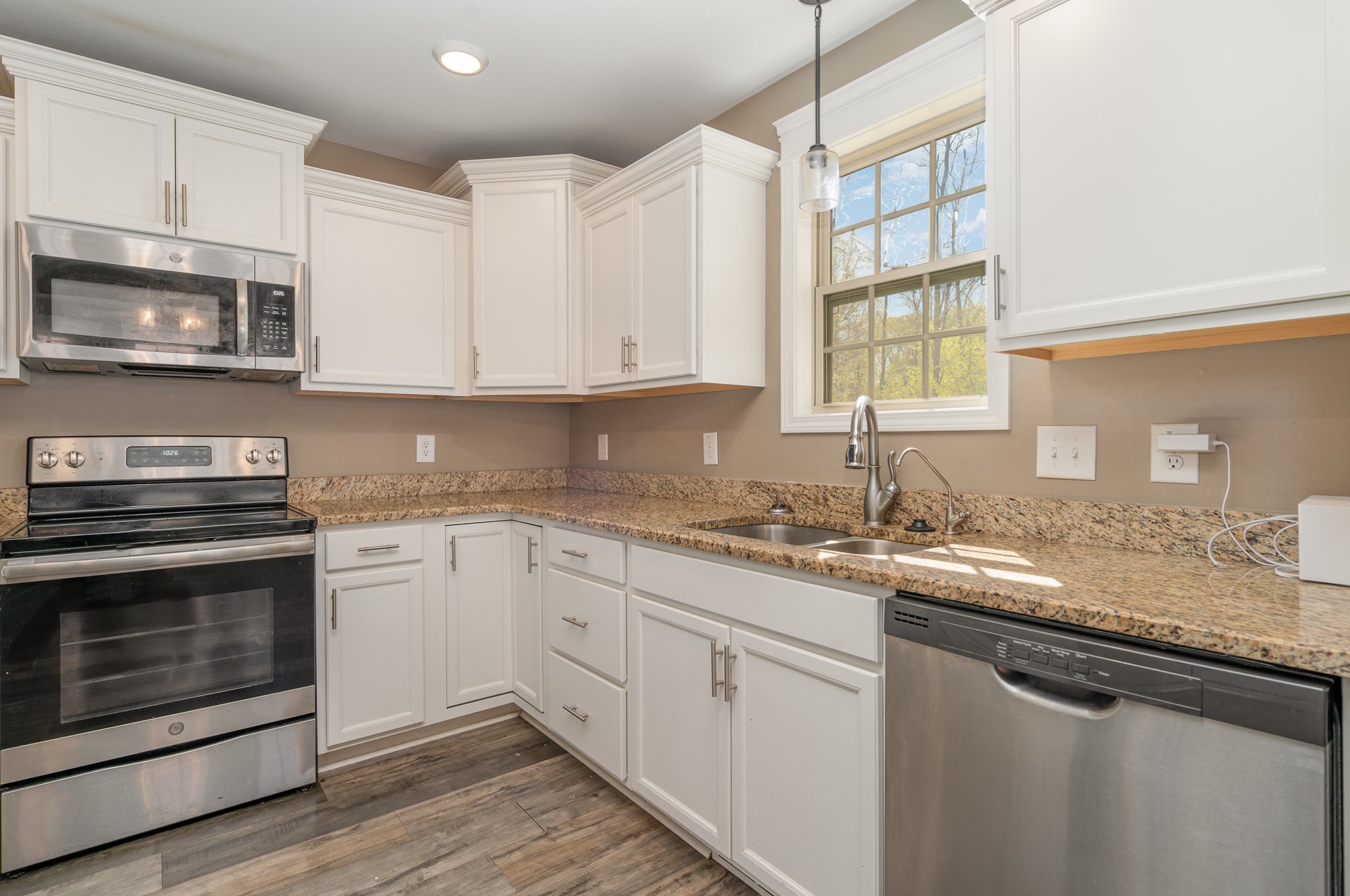 1835 Rains Road Clarksville, TN 37042 - Photo 9 of 24 Gallery Image 9