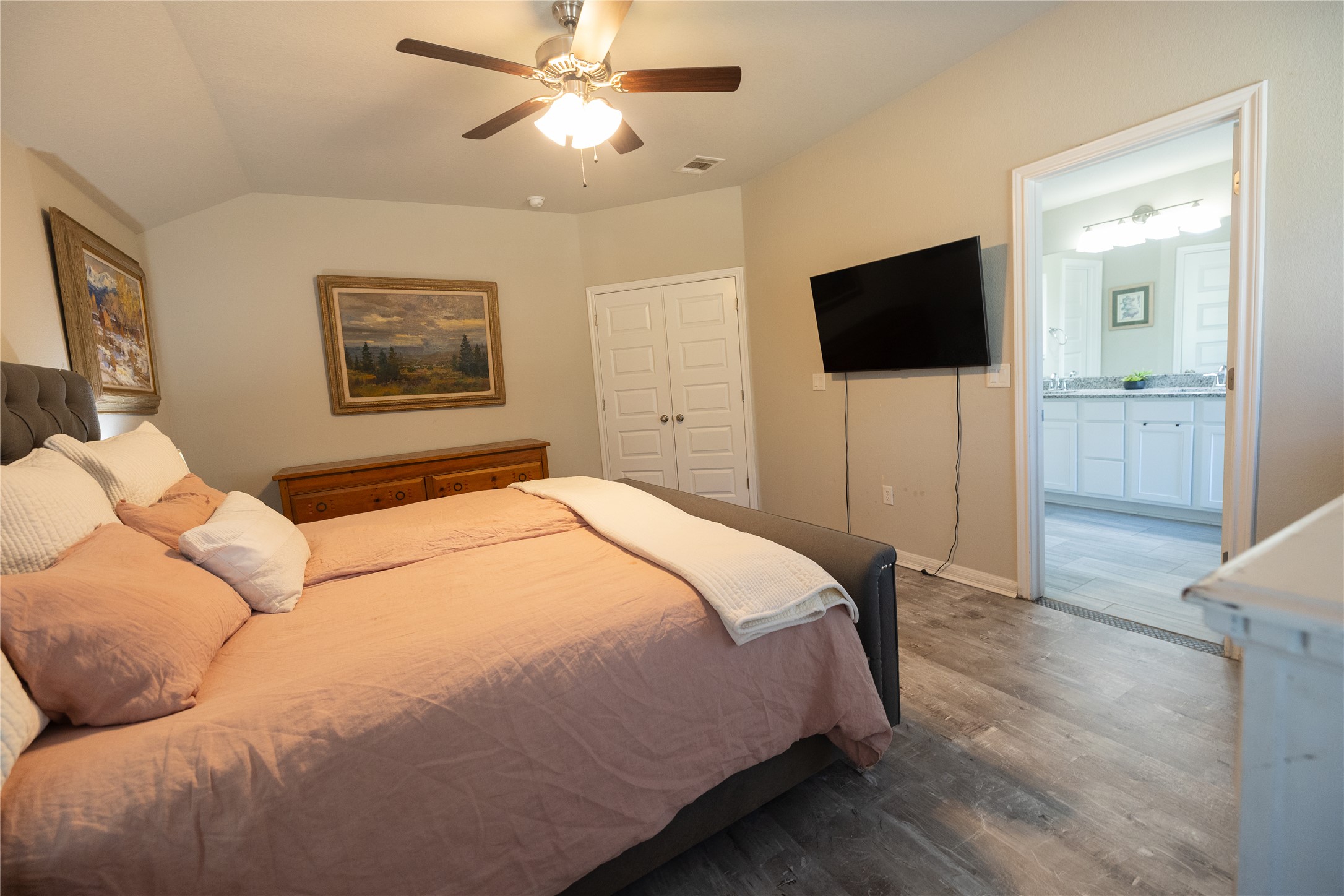 827 Savannah Cove Elgin, TX 78621 - Photo 14 of 31 Primary Bedroom and bathroom