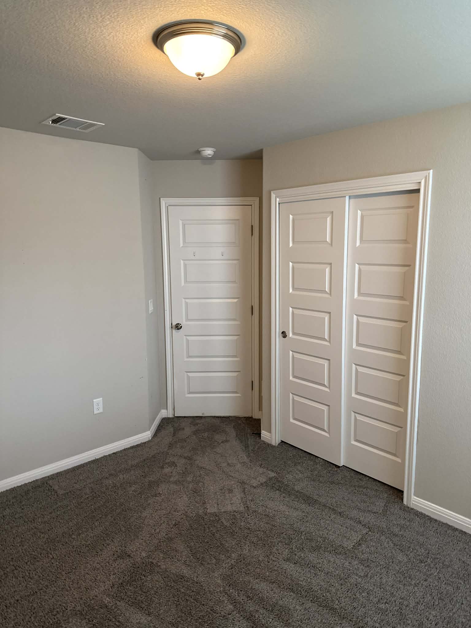 827 Savannah Cove Elgin, TX 78621 - Photo 20 of 31 Third bedroom with new carpet