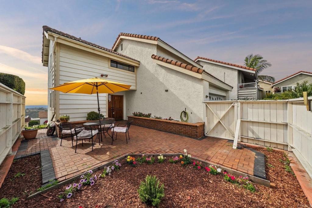 1748 Gascony Road Encinitas, CA 92024 - Photo 7 of 24