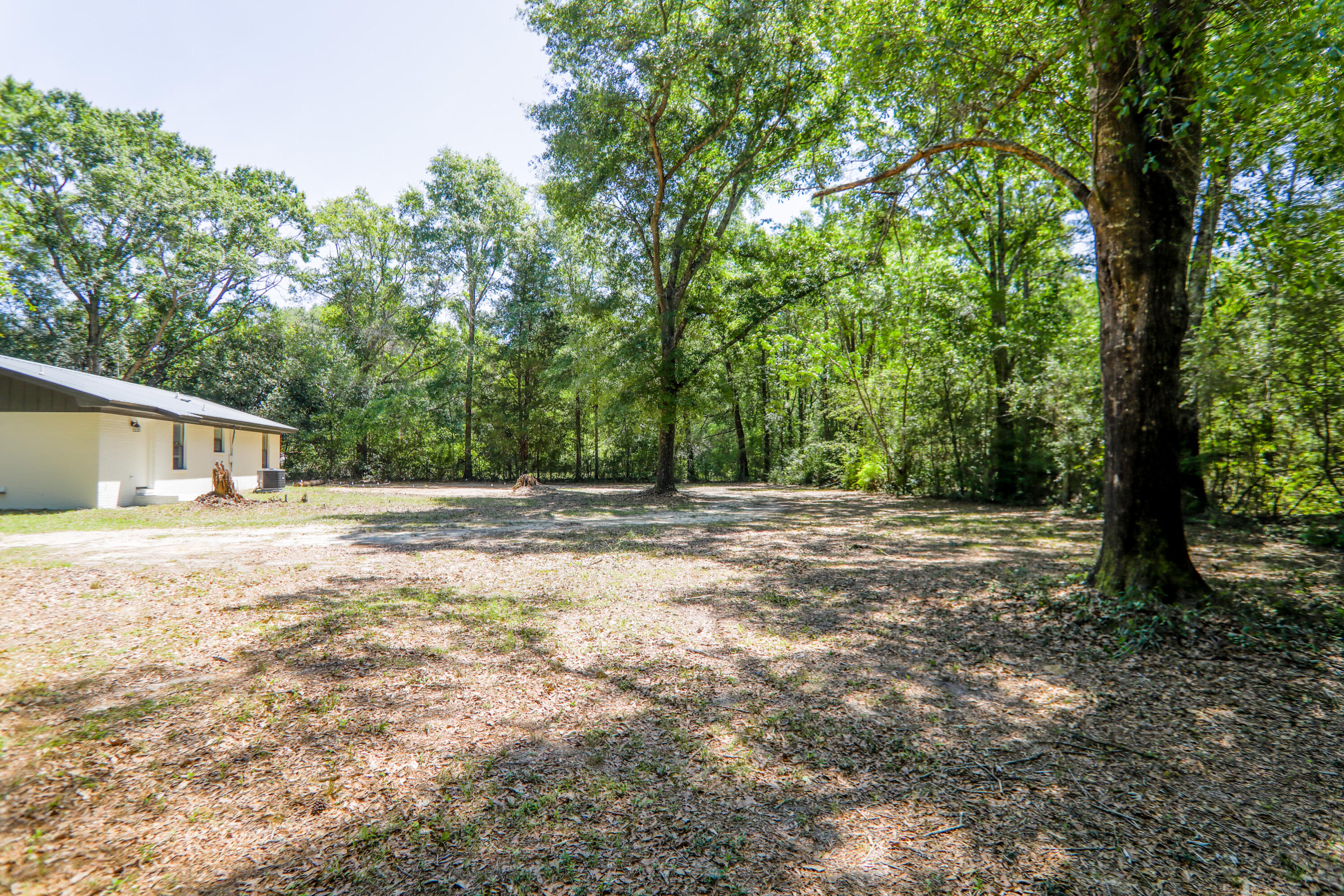 76 Coy Ellis Road DeFuniak Springs, FL 32433 - Photo 13 of 17 151A8746-HDR