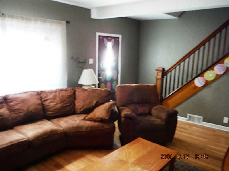 214 Center Street Springdale, PA 15144 - Photo 5 of 25 Living Room.