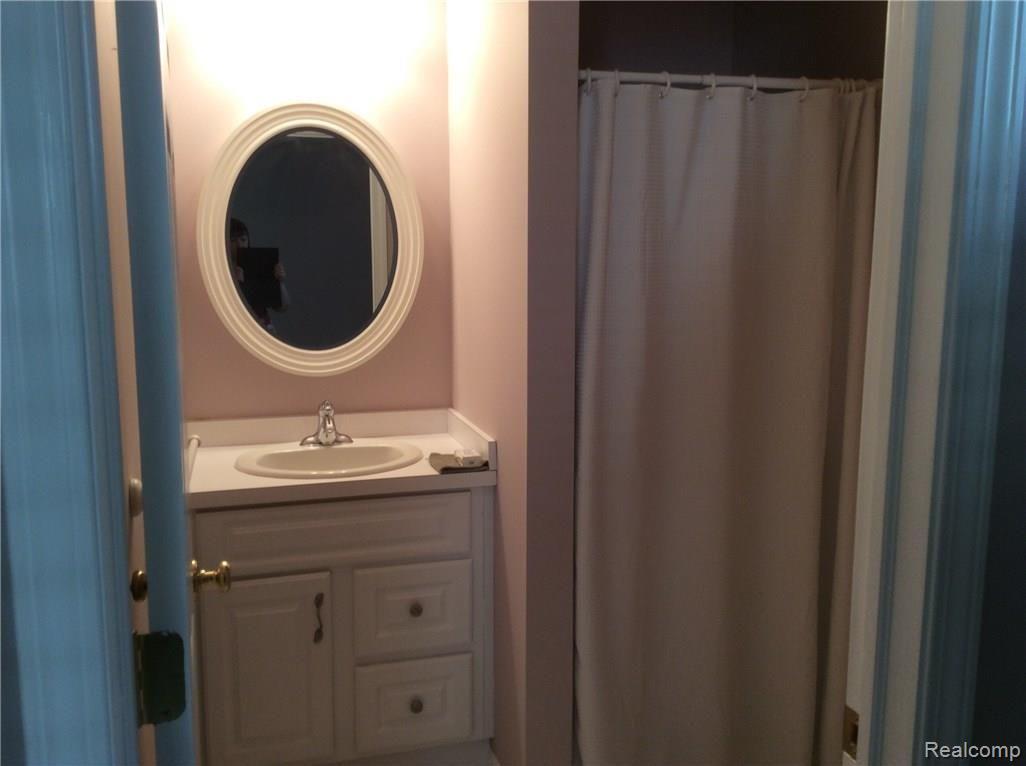 2435 West Coon Lake Road Howell, MI 48843 - Photo 34 of 34 image.jpg