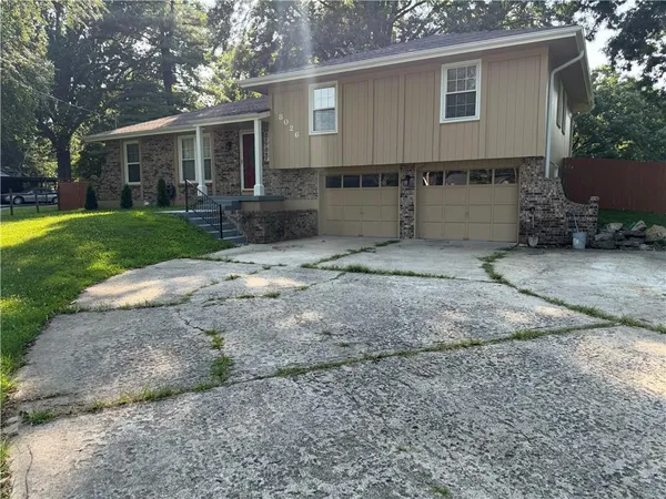 $400,000 | 8026 Blue Ridge Boulevard, Kansas City, MO 64138
