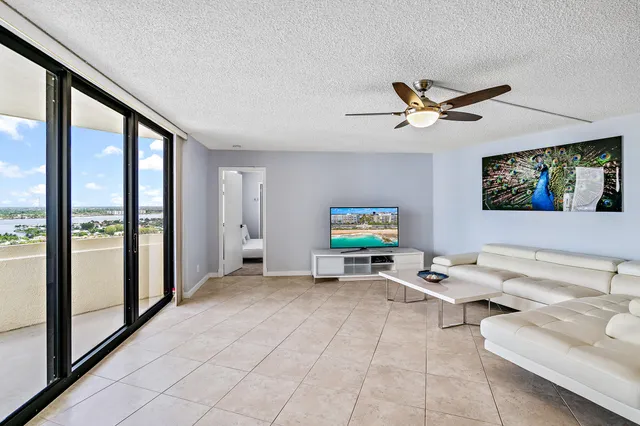 $4,000 | 2800 North Ocean Drive, Unit A22B, Singer Island, FL 33404