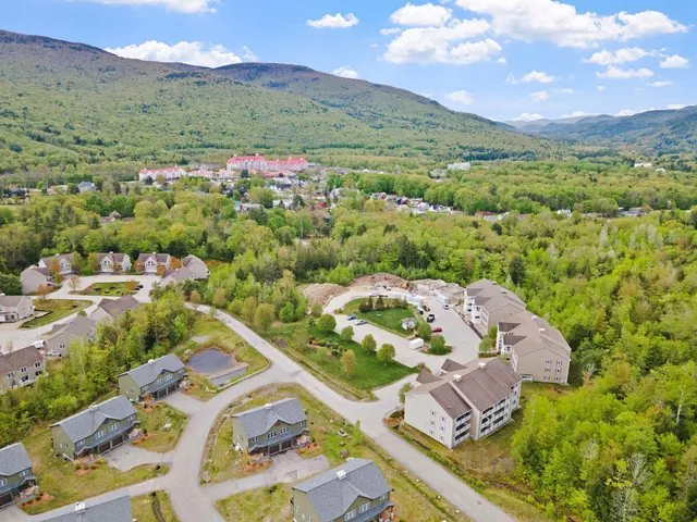 $539,000 | 16 Twin Tip Terrace, Unit 2, Lincoln, NH 03251