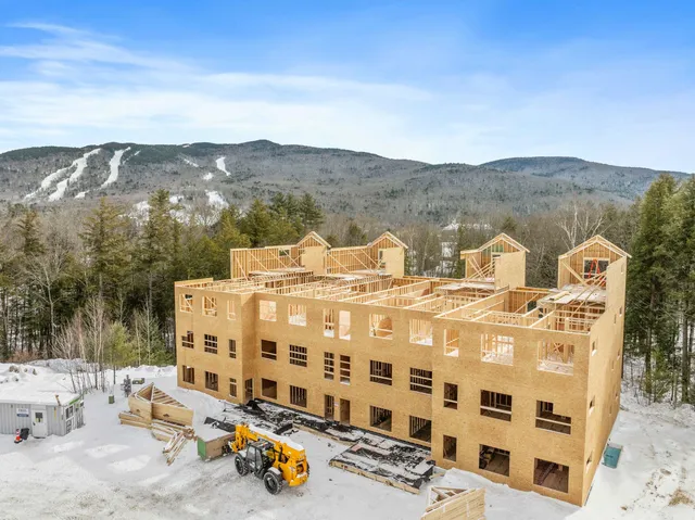 $539,000 | 16 Twin Tip Terrace, Unit 2, Lincoln, NH 03251