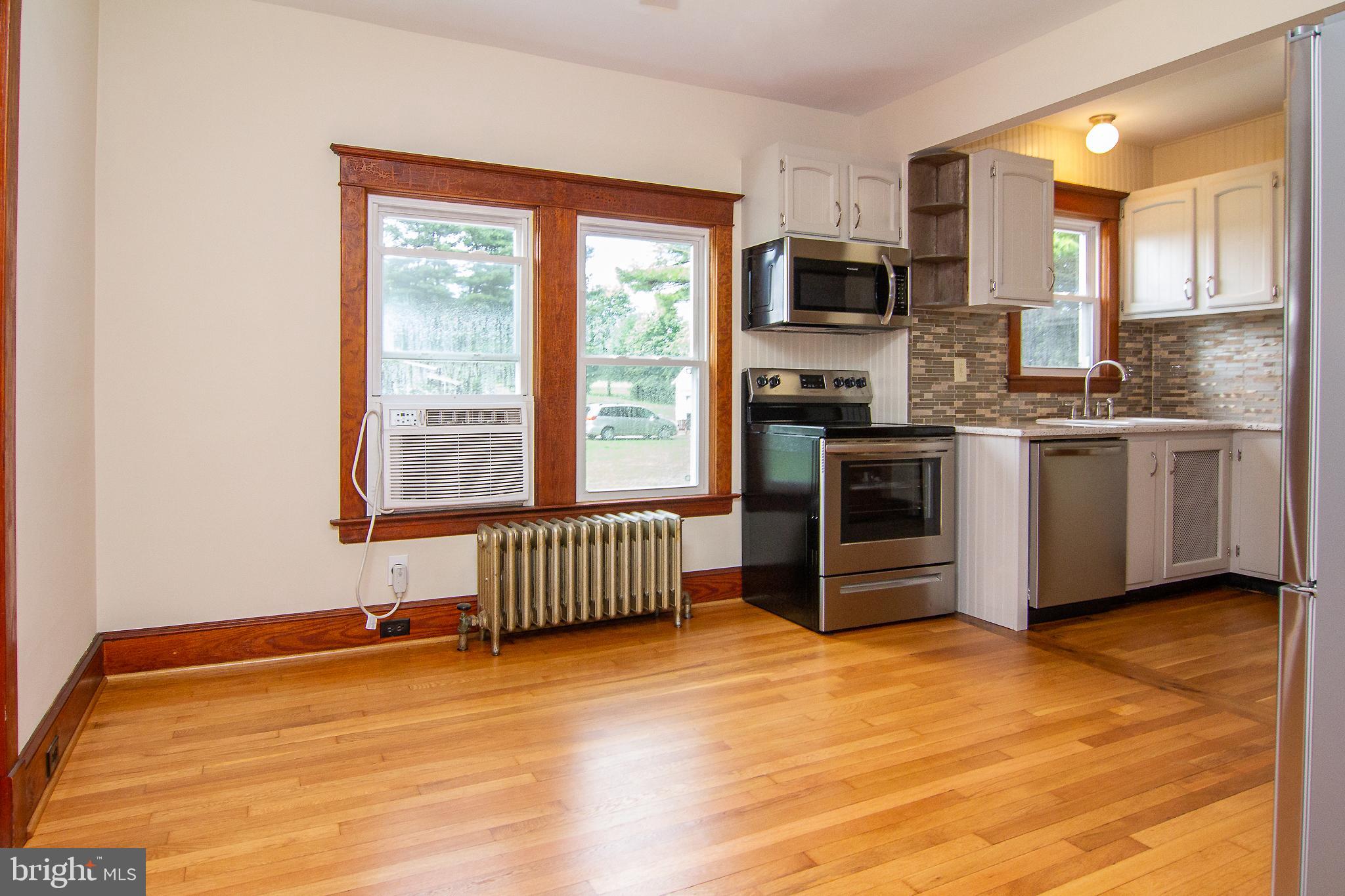 110 Old Liberty Road Sykesville, MD 21784 - Photo 10 of 32 Dining /Kitchen