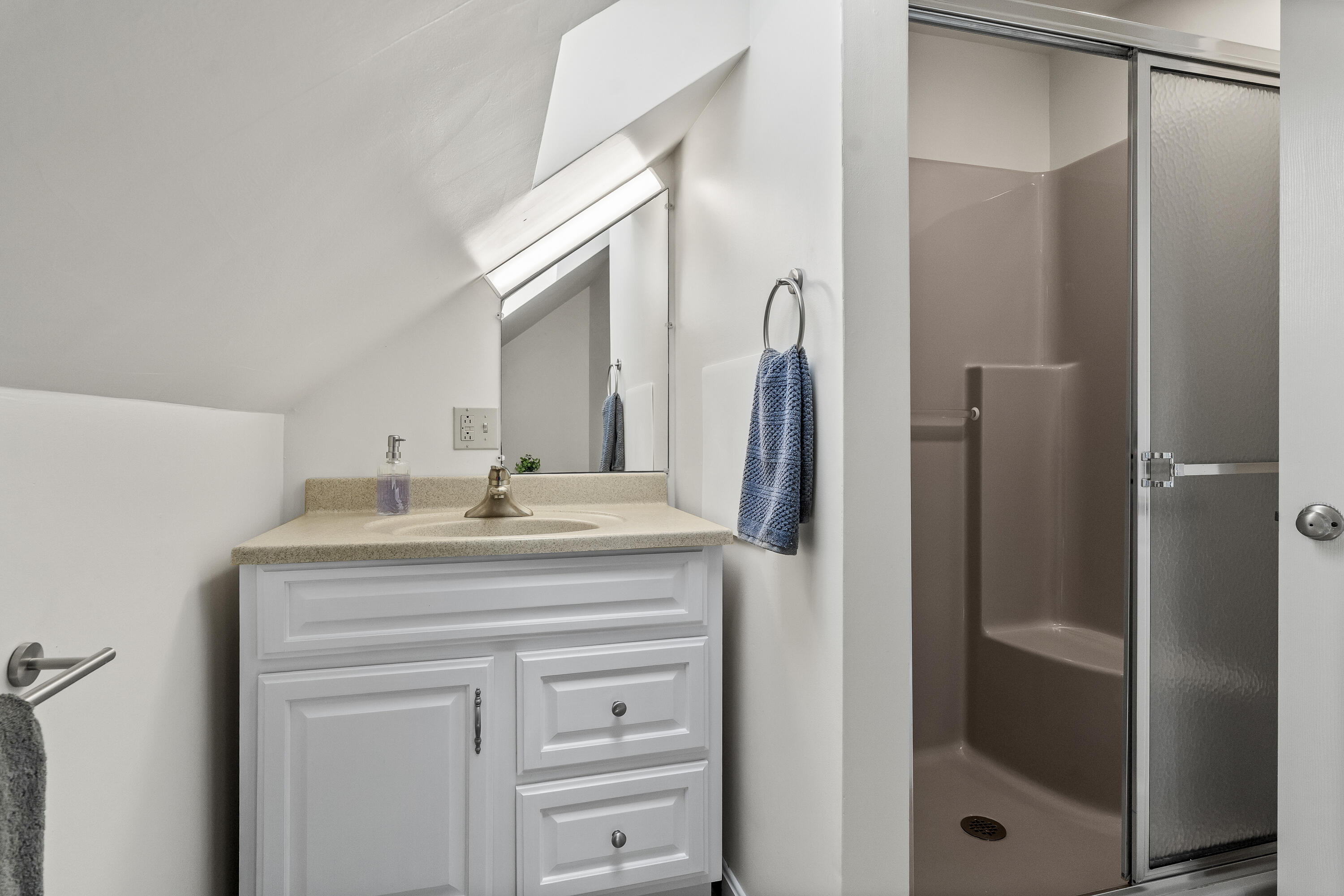 21 Morse Shore Road Harpswell, ME 04079 - Photo 42 of 54 2nd Floor Bathroom