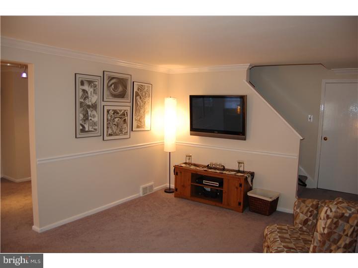 421 Holmes Road Morton, PA 19070 - Photo 17 of 25 Living Room