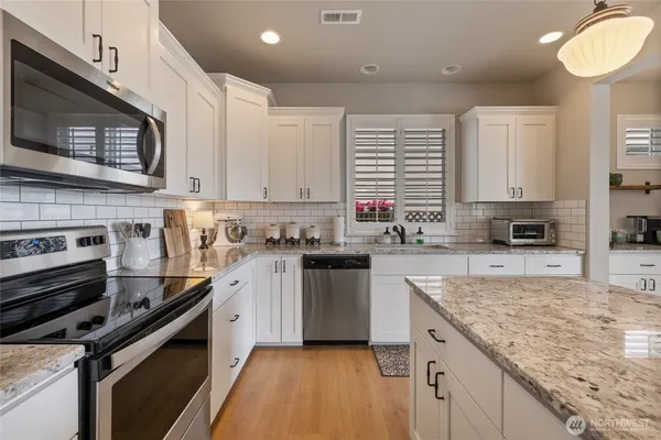 $595,000 | 5641 Parquet Way Southeast, Lacey, WA 98513