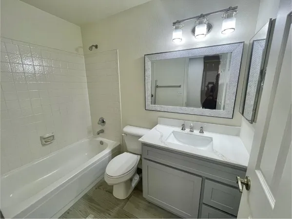 $2,295 | 3860 East Acoma Drive, Phoenix, AZ 85032