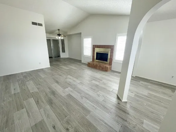 $2,295 | 3860 East Acoma Drive, Phoenix, AZ 85032