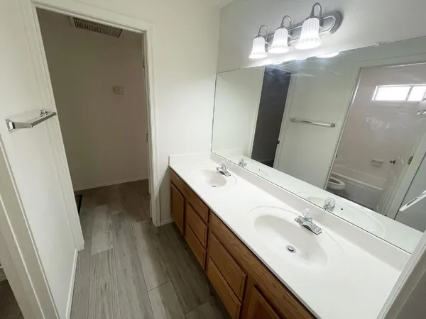 $2,295 | 3860 East Acoma Drive, Phoenix, AZ 85032