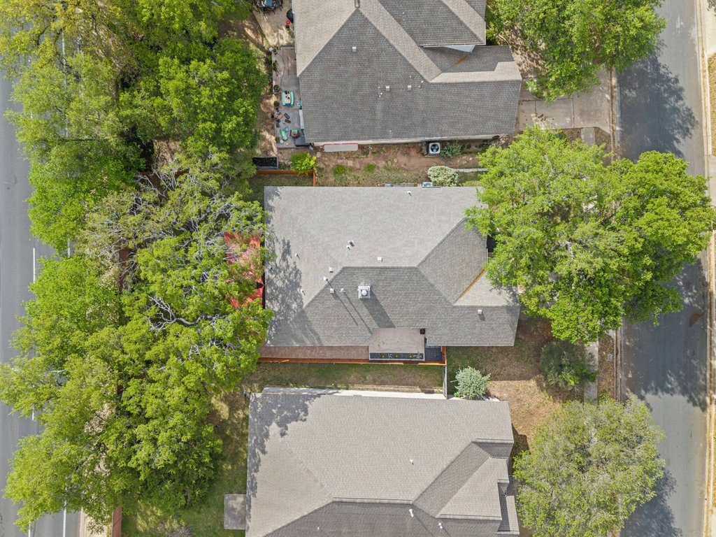 5948 Lomita Verde Circle Austin, TX 78749 - Photo 29 of 31 an aerial view of a house with a garden