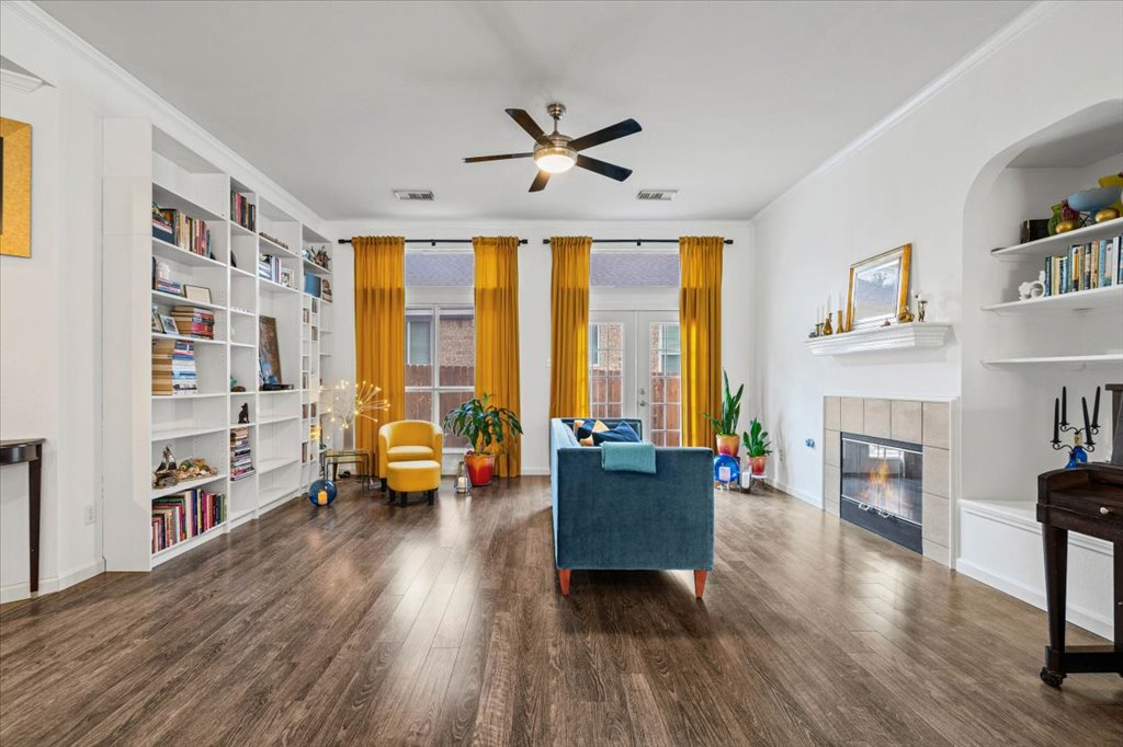 5948 Lomita Verde Circle Austin, TX 78749 - Photo 10 of 31 a living room with furniture and a floor to ceiling window