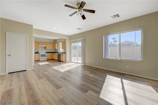 $2,150 | 2827 Dalsetter Drive, Henderson, NV 89044