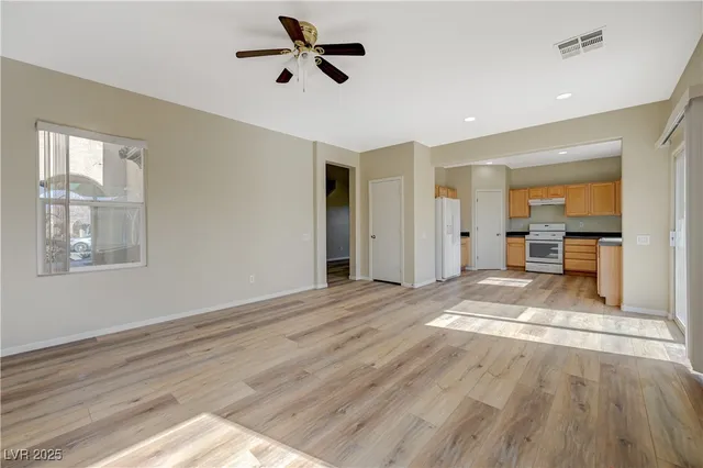 $2,150 | 2827 Dalsetter Drive, Henderson, NV 89044