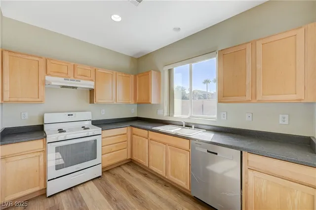 $2,150 | 2827 Dalsetter Drive, Henderson, NV 89044