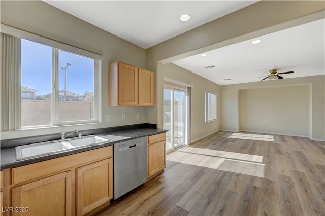 $2,150 | 2827 Dalsetter Drive, Henderson, NV 89044