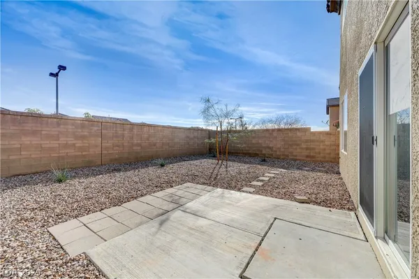 $2,100 | 2827 Dalsetter Drive, Henderson, NV 89044