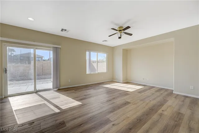 $2,150 | 2827 Dalsetter Drive, Henderson, NV 89044