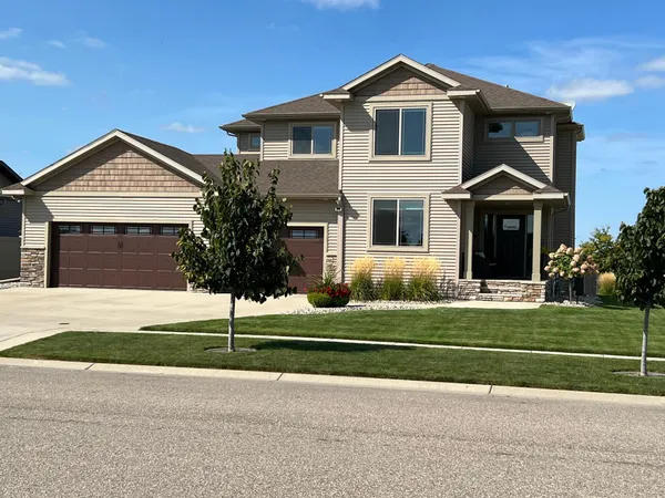 $639,000 | 960 51st Avenue West, West Fargo, ND 58078