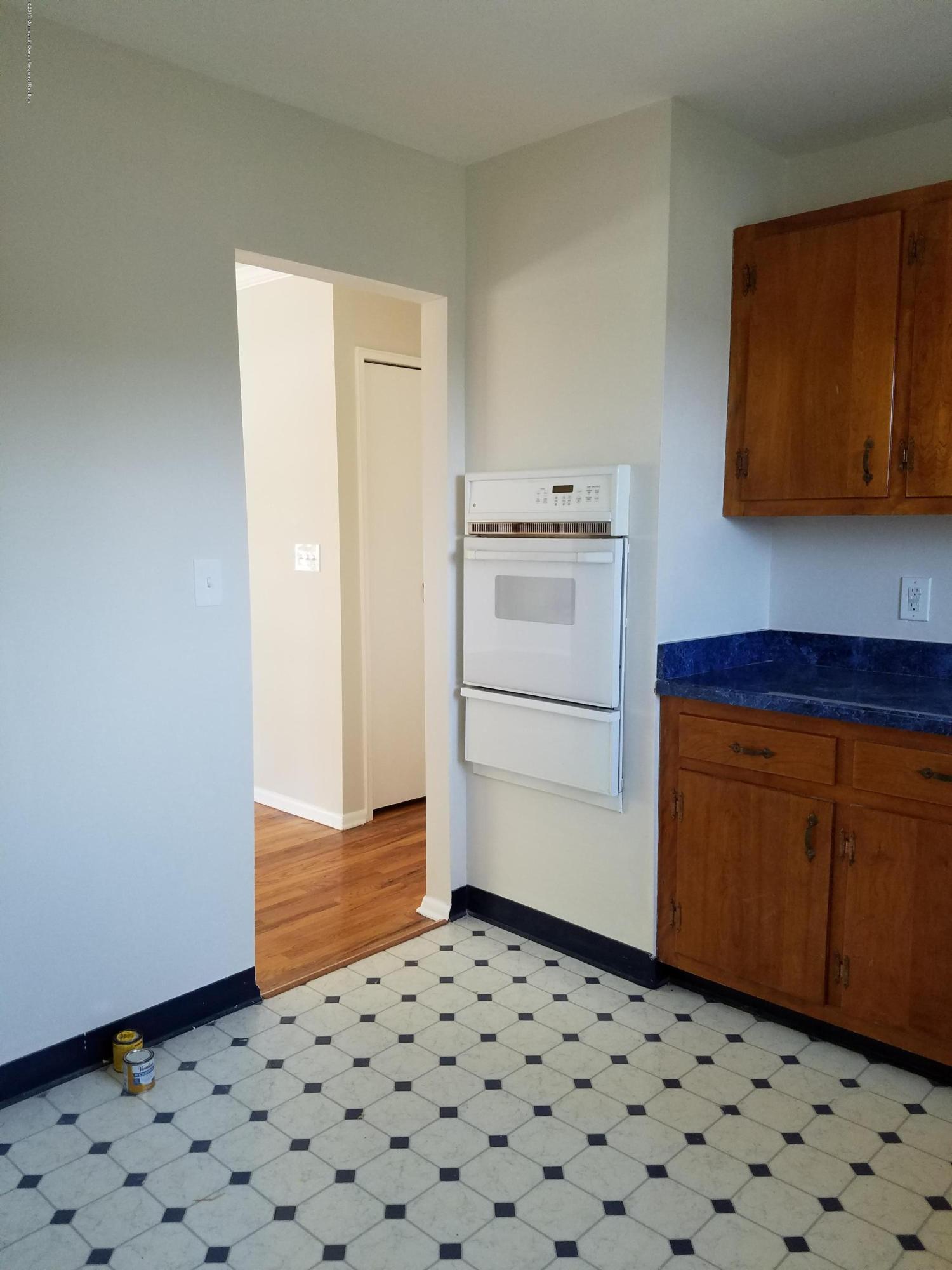 621 Marion Road Neptune Township, NJ 07753 - Photo 11 of 26 KITM