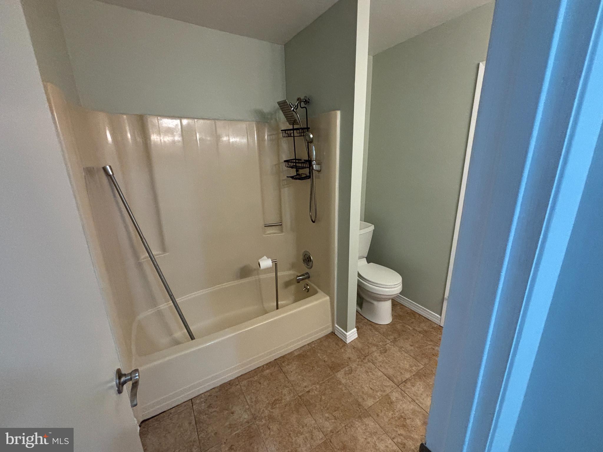 1460 Tarleton Place Warminster, PA 18974 - Photo 9 of 12 a bathroom with a bathtub and a toilet
