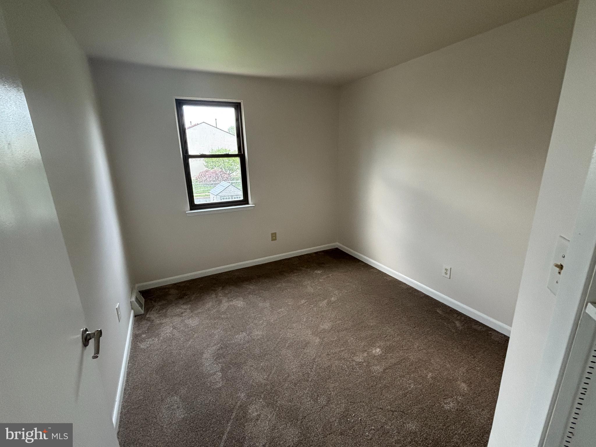 1460 Tarleton Place Warminster, PA 18974 - Photo 10 of 12 an empty room with a window