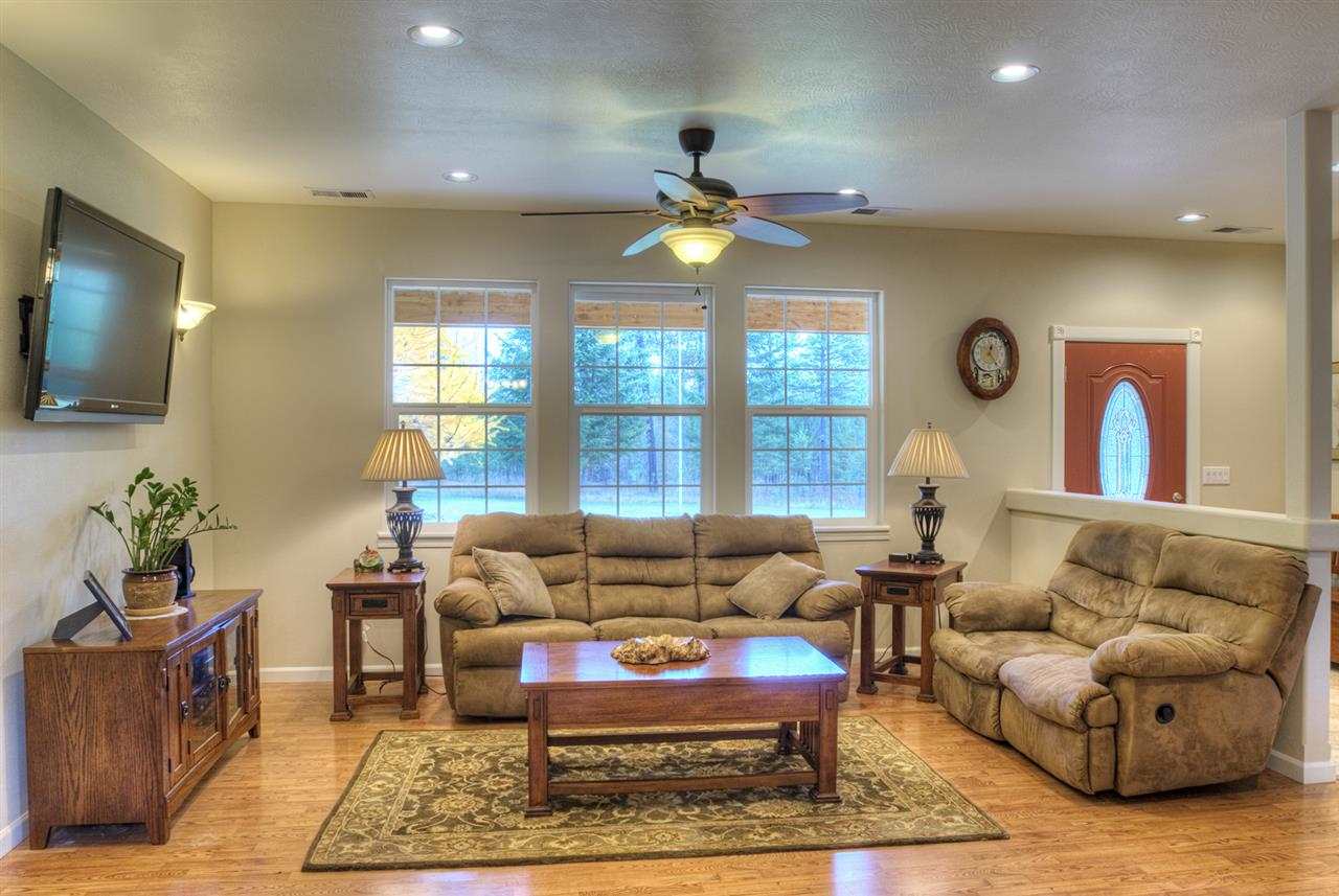 39217 North Hatch Road Deer Park, WA 99006 - Photo 3 of 20 Gallery Image 3